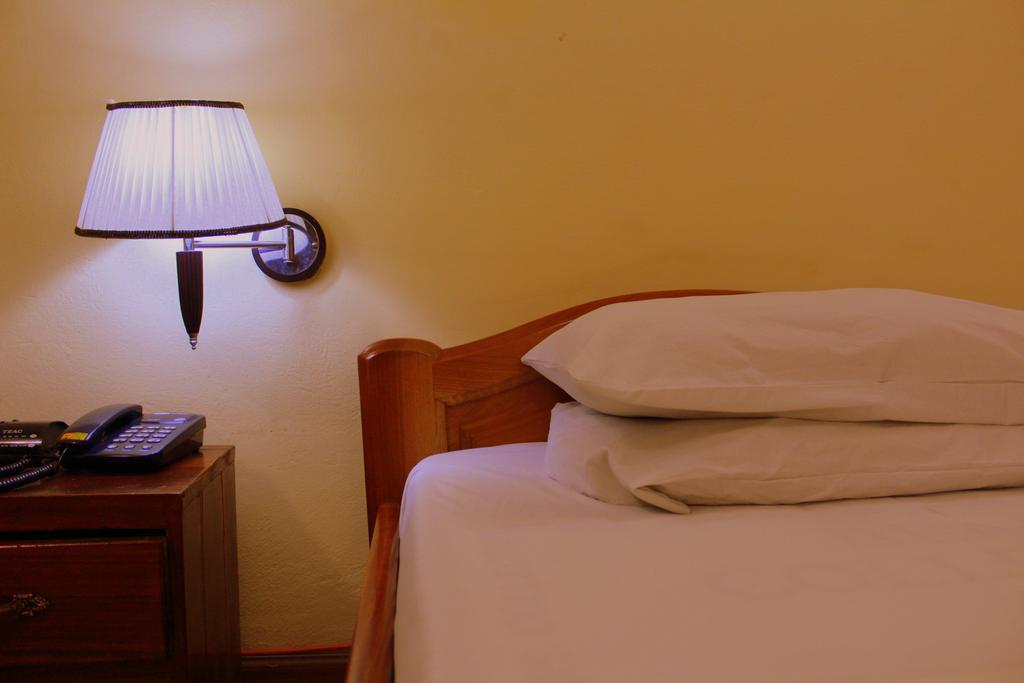 Hotel Loreto Кейп-Кост Екстер'єр фото
